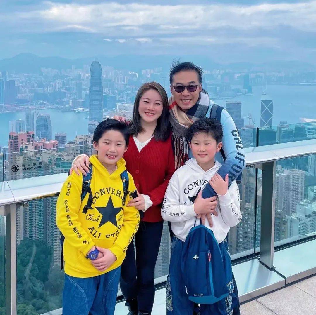 未来学部人物志何靖晞何靖宇勤学乐思灿若星辰