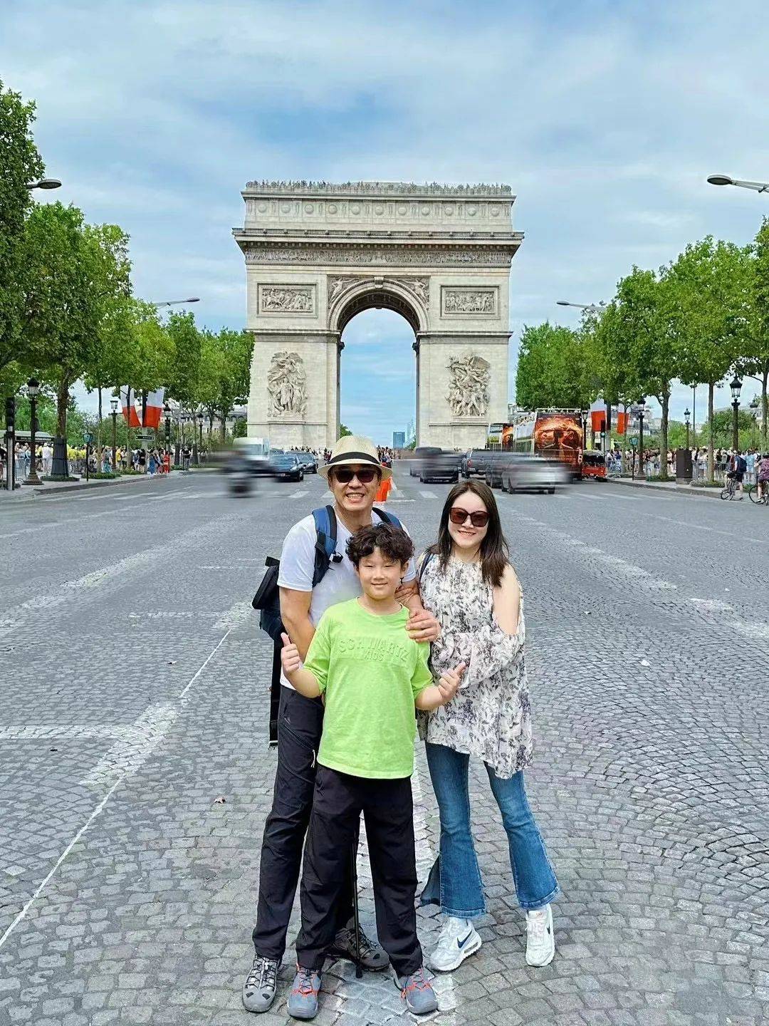 未来学部人物志何靖晞何靖宇勤学乐思灿若星辰