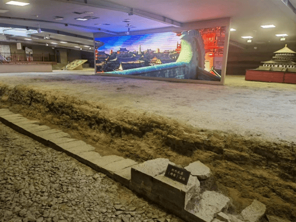 (辟雍环形水道遗址,段海容摄于2024年1月7日)太和十七年七月,孝文帝以