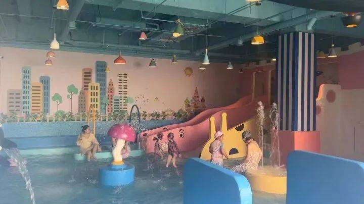 千山区等地的农家乐,民宿游客盈门,饭菜飘香,品美食,住民宿,泡温泉