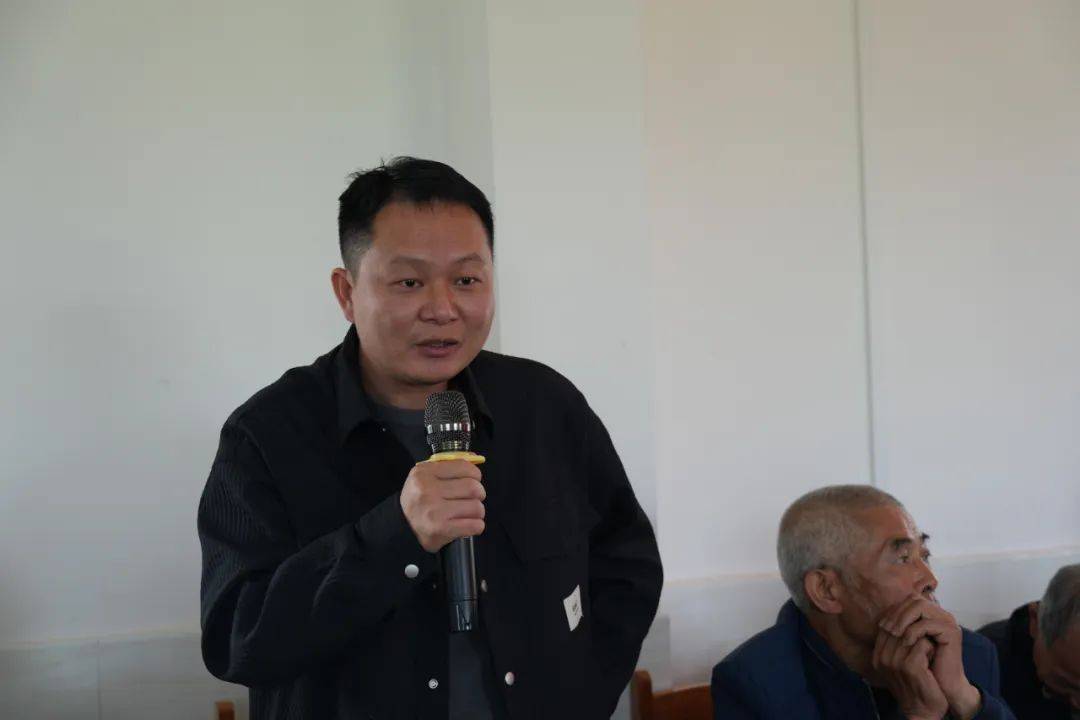 情系故里报桑梓乡贤共聚谋发展但店镇白云山村举行乡贤能人座谈会