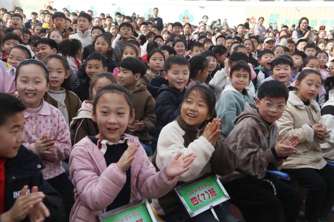 武陟县育才学校开展法治进校园活动