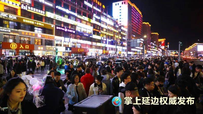延吉网红弹幕墙,迎游览小高峰!