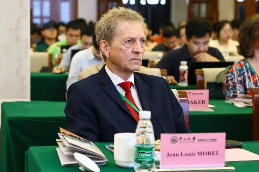 36天时间74岁法国教授要创造一个奇迹