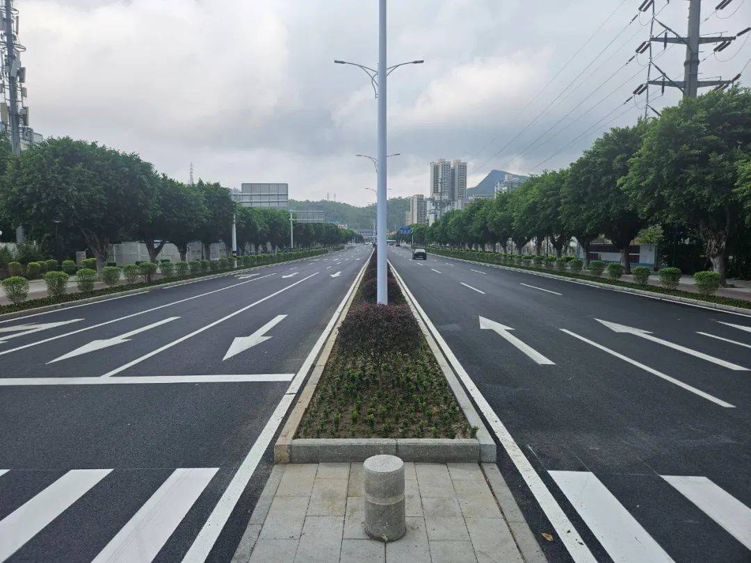 完工金湾新路双向六车道