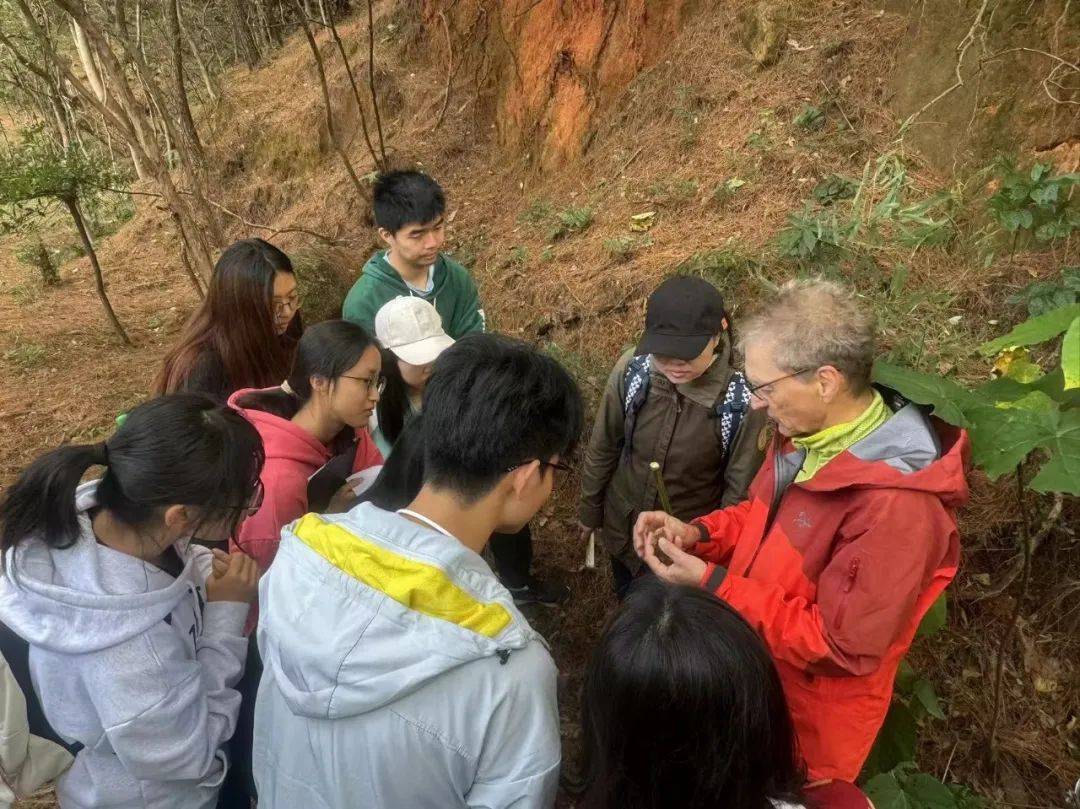 36天时间74岁法国教授要创造一个奇迹