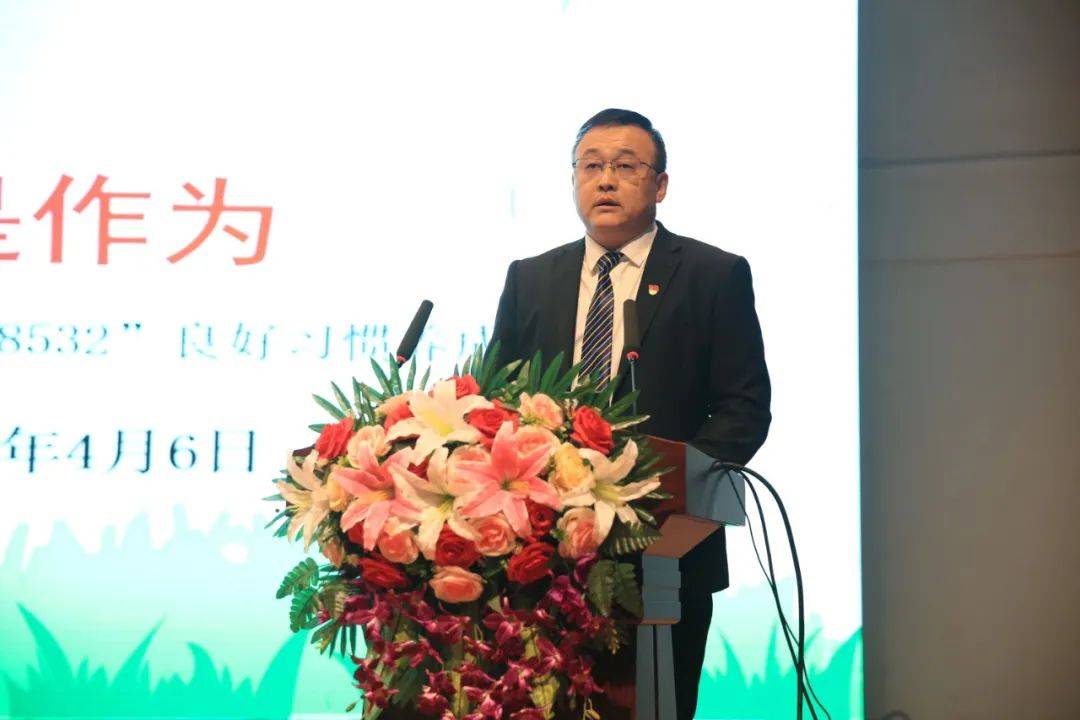 市教育局相关负责人市委宣传部,市关工委,市少工委在介休一中报告厅