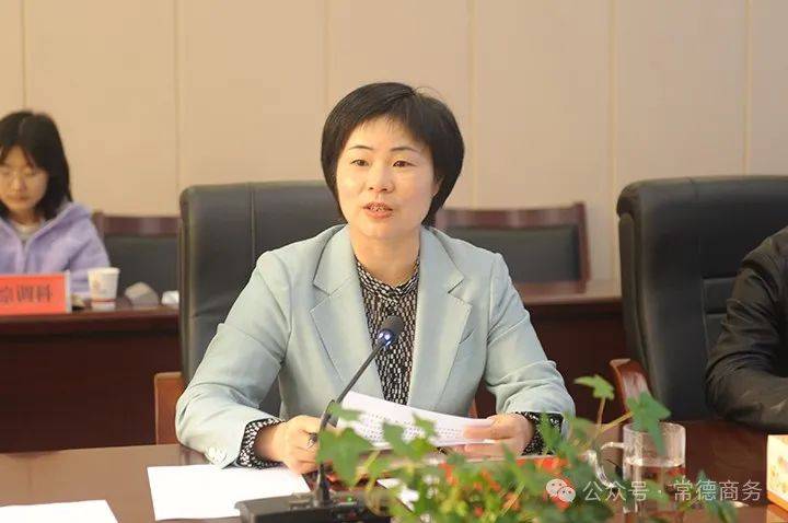 石玉林带队来市商务局开展中小企业促进"一法一办法"执法检查