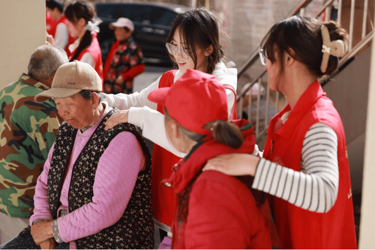 社会实践图片女生背影图片