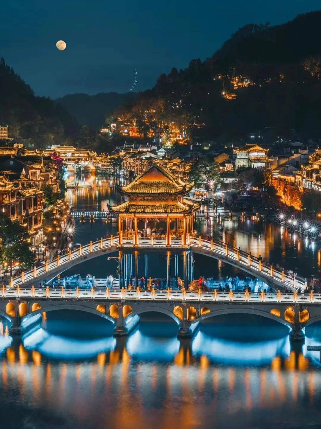 岳阳楼景区夜景图片