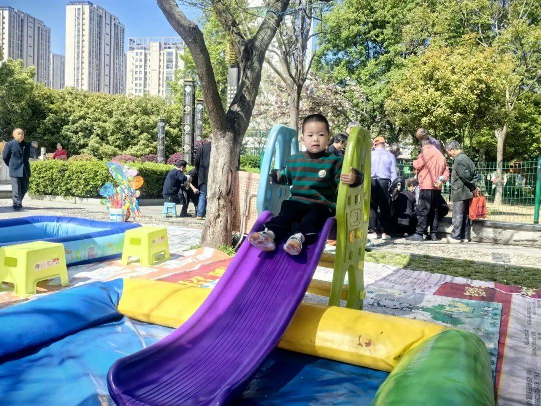 约吗红安园游会