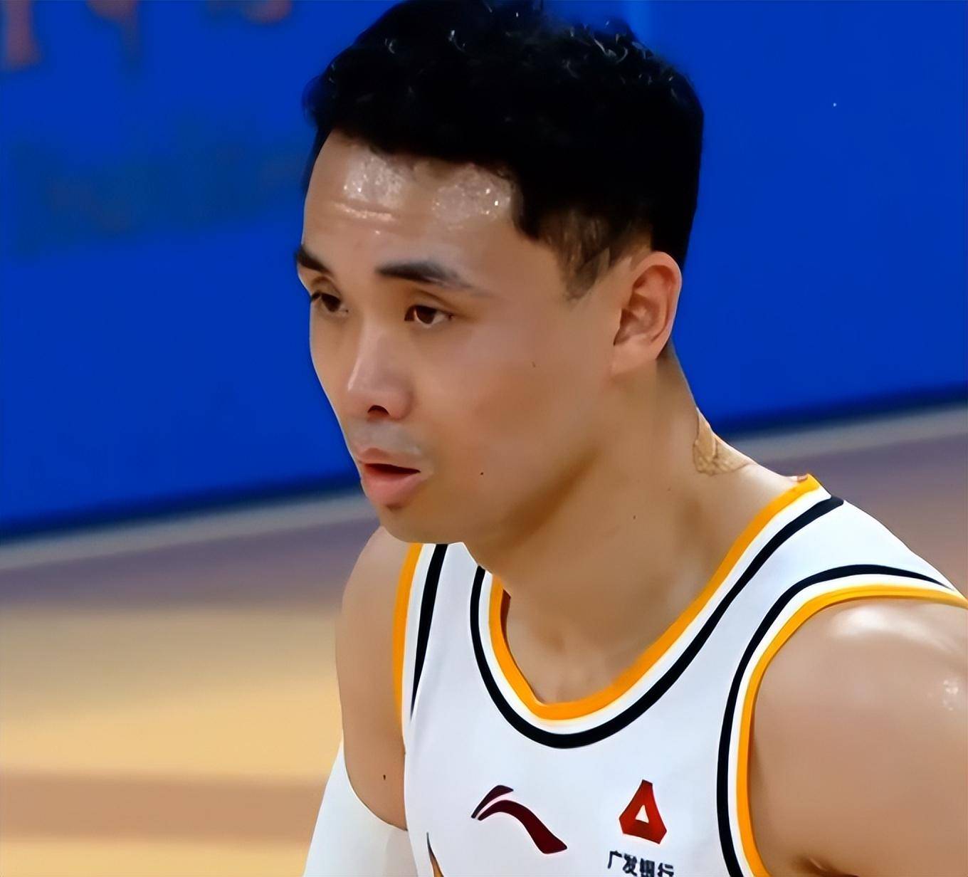 山西遭逆转第一罪人原帅三分11中3铁出天际末节连丢关键三分