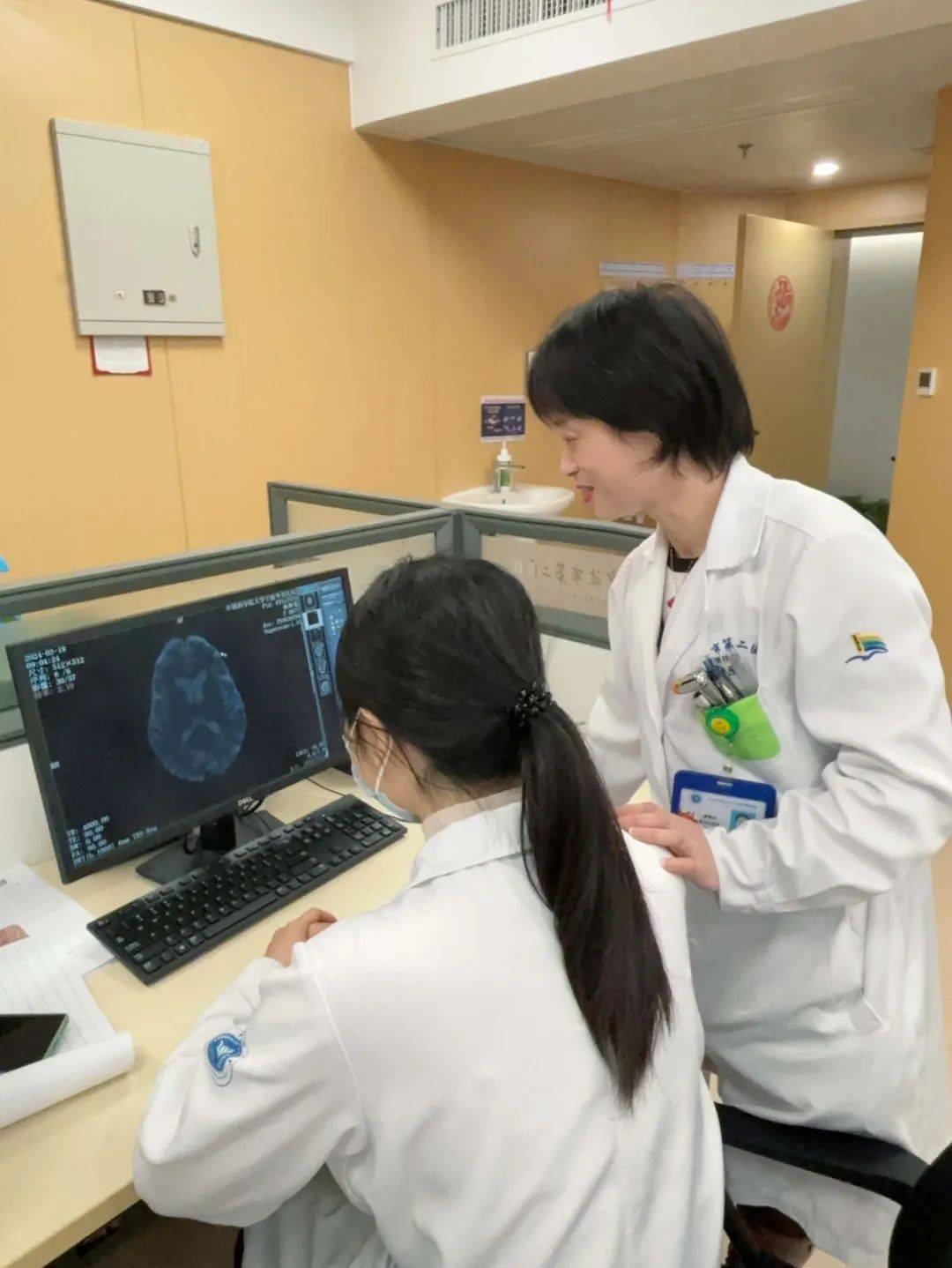 姜雅芬_睡眠_小朱来