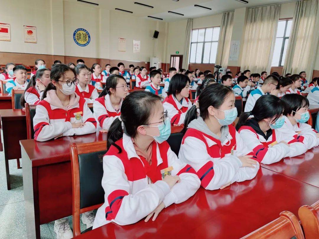 彩虹时讯关工委进校园活动无锡市侨谊实验中学革命英雄事迹宣讲