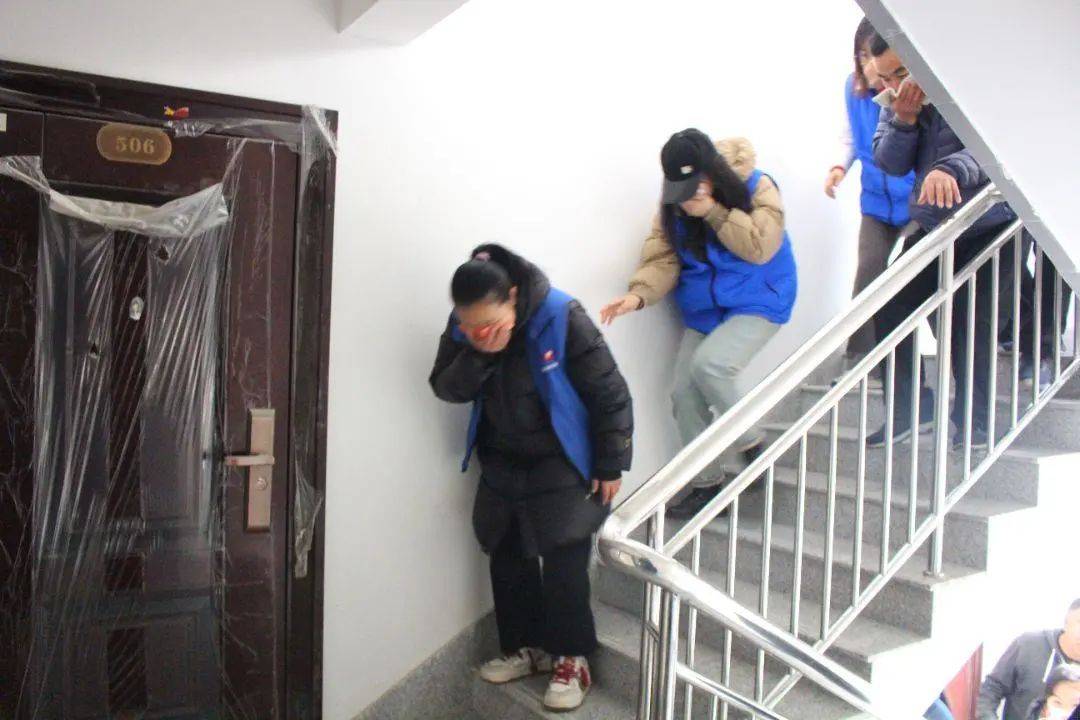 服务满意舒心西苑网格消防夯实安全防火墙