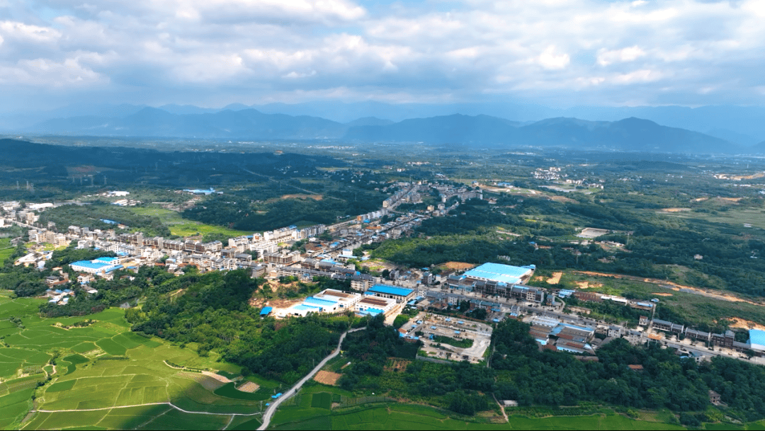 有效预防和减少农村道路交通事故的发生,全州县公安局才湾派出所按照