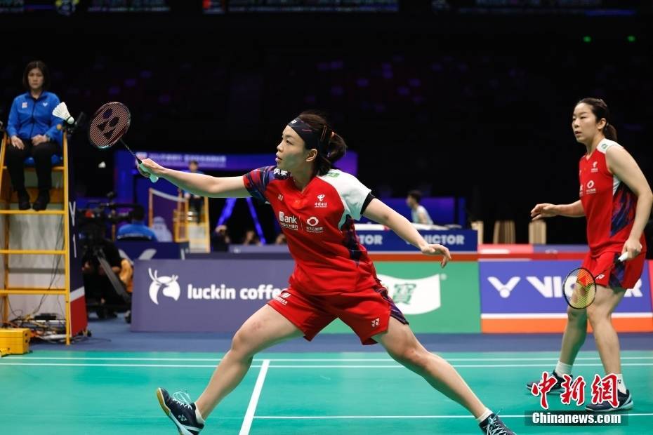 羽毛球亚锦赛陈清晨贾一凡晋级女双16强