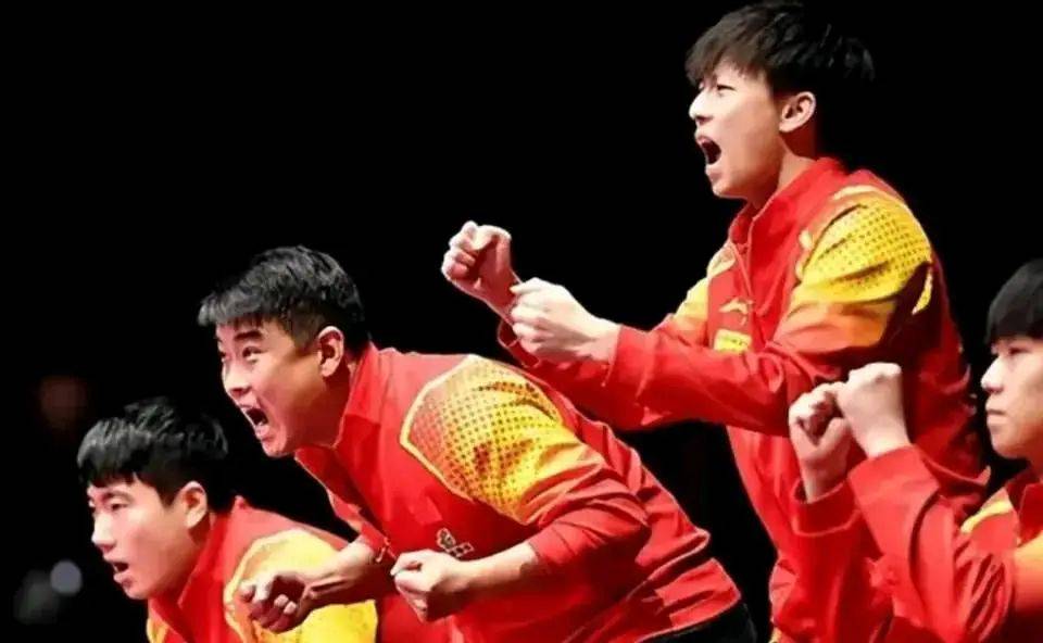 首先是小组赛阶段,48名选手分属16个小组,进行循环交锋,第1名晋级淘汰