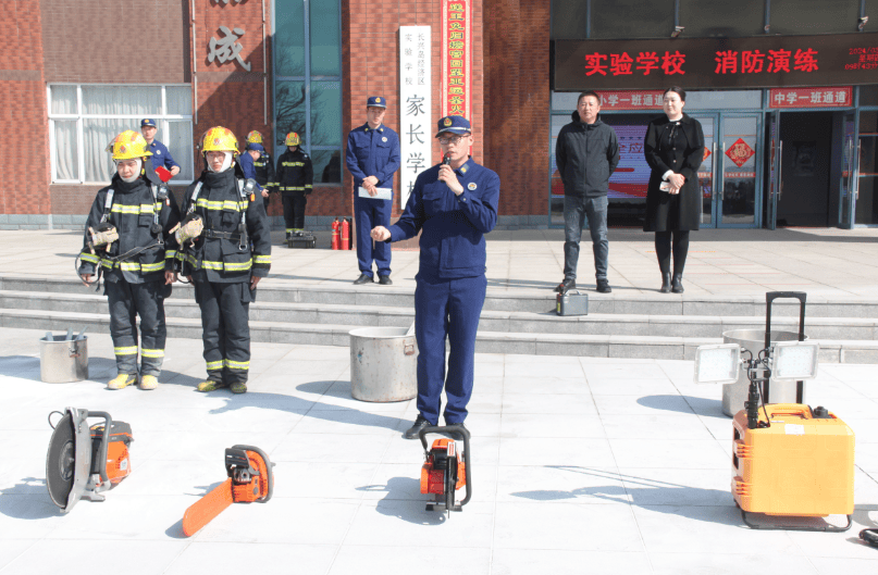 宣传五进长兴岛大队五进宣传进校园安全知识润童心走进交流岛实验学校
