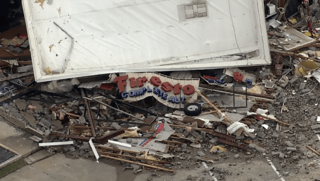 20万人断电一夜之间休斯顿遍地狼藉