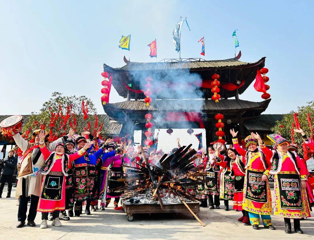 曲山镇无论是在北川羌族民俗博物馆沉浸式感受羌族文化,还是在巴拿恰