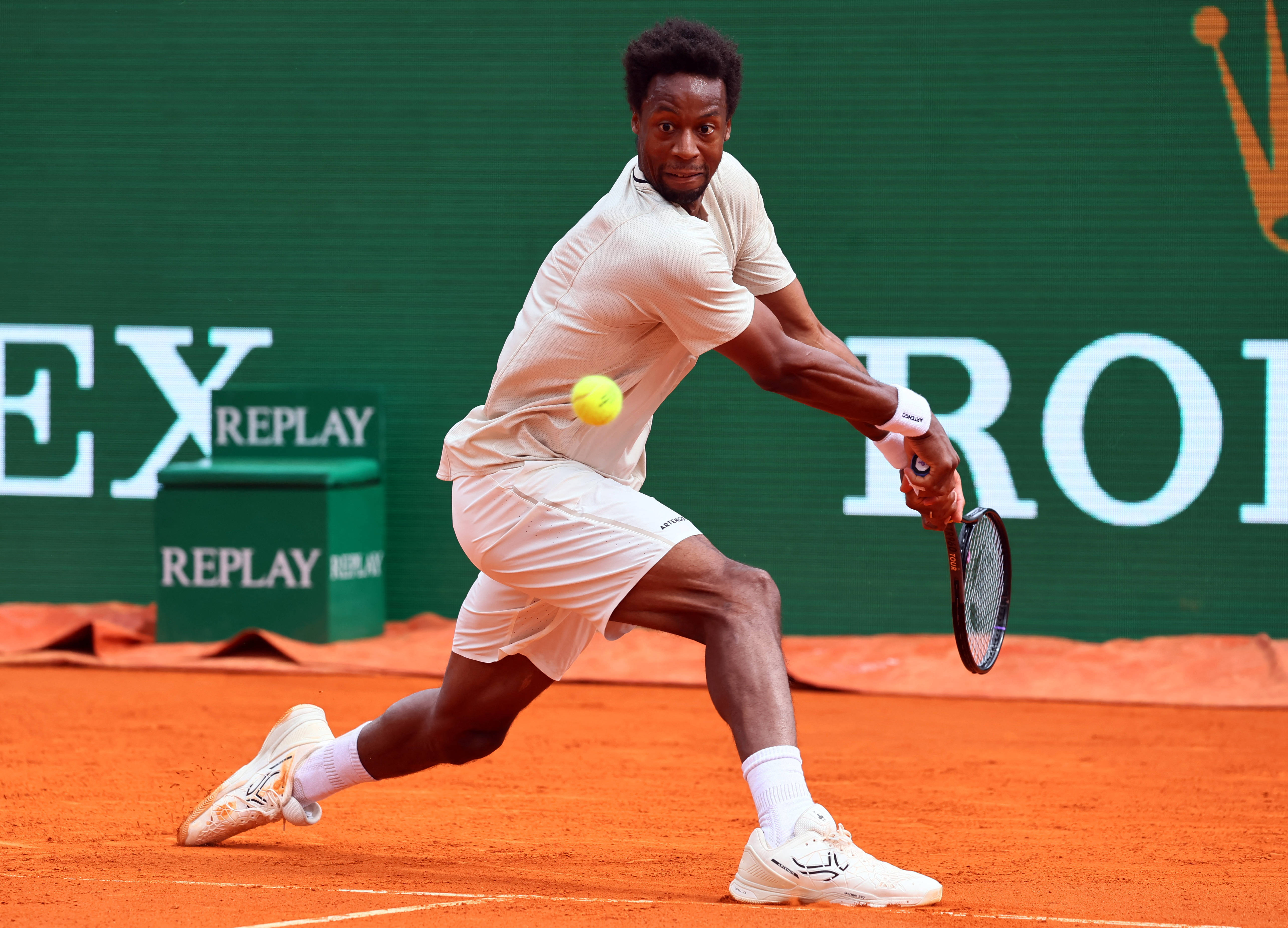 网球——蒙特卡洛大师赛:梅德韦杰夫晋级_比赛_新华社_菲尔