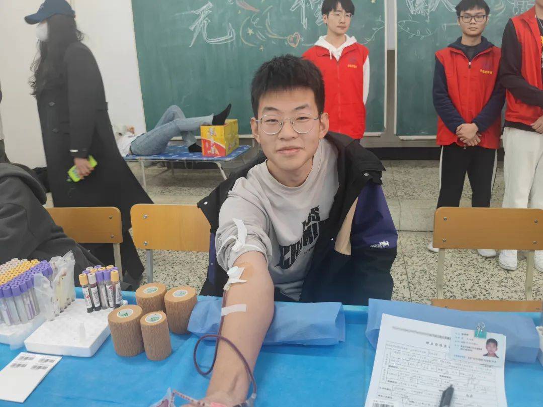 129人献血27600毫升 齐齐哈尔医学院开展无偿献血活动