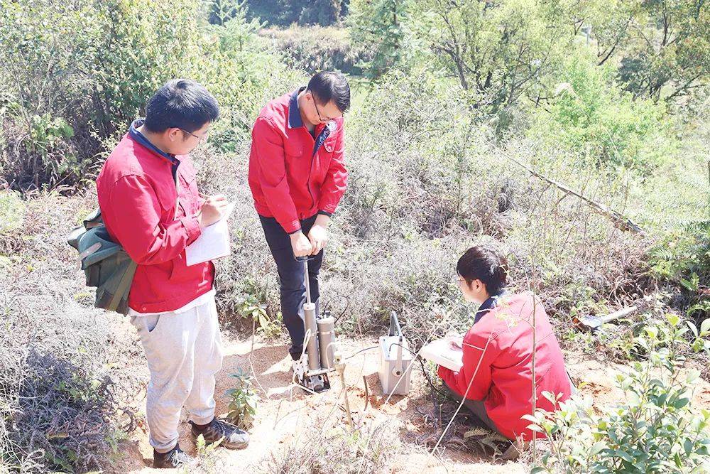 大型矿床近百处、中型矿床130余处！探访江西这支地质队卓越找矿成绩的背后_工作_勘查_项目