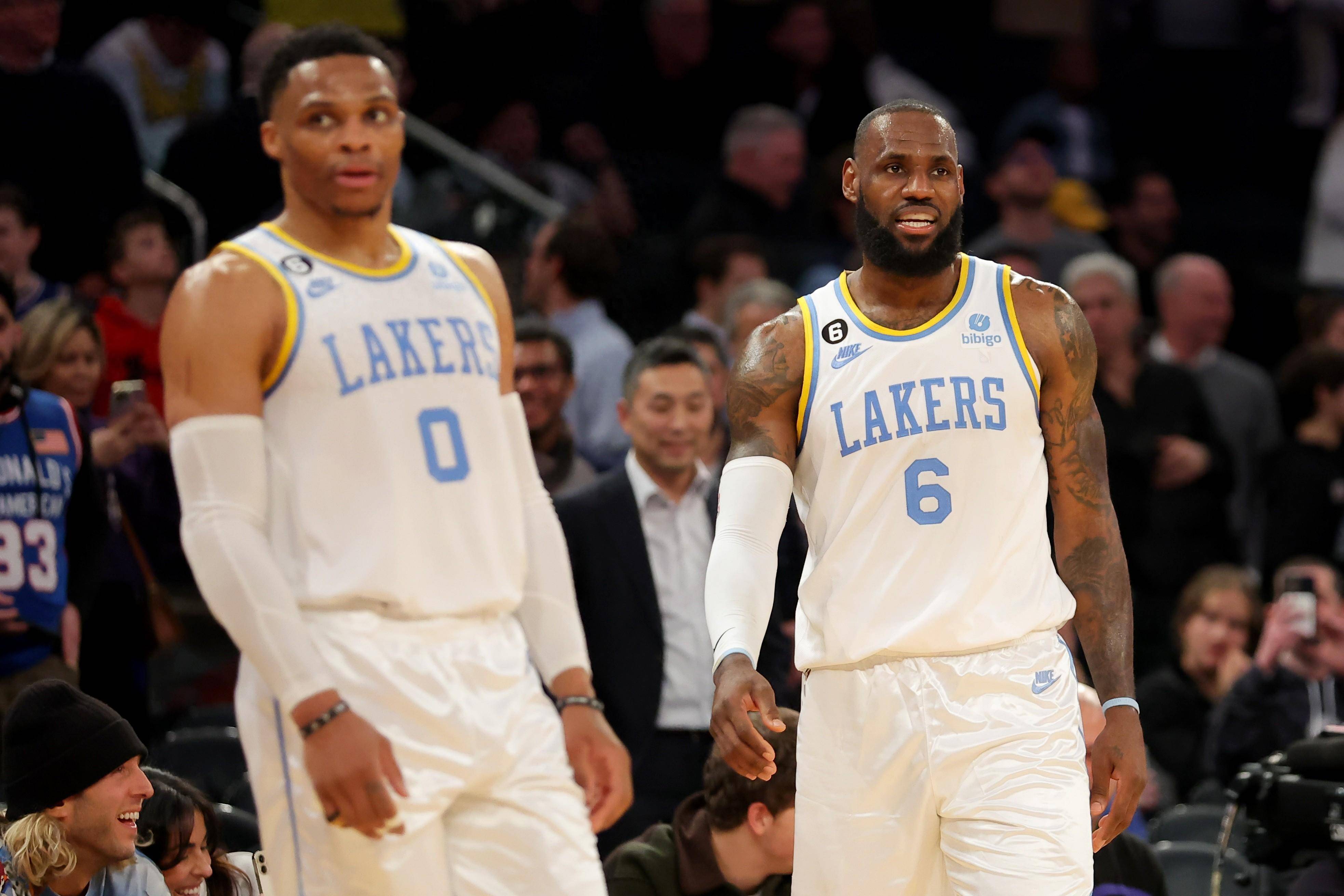 据br记者eric pincus报道,据多位nba消息人士透露,在湖人未能在2021年