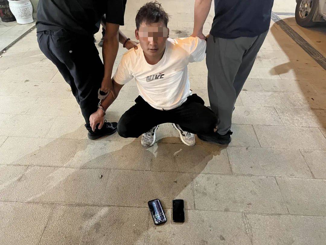 只因多看你一眼,我断了三颗牙!