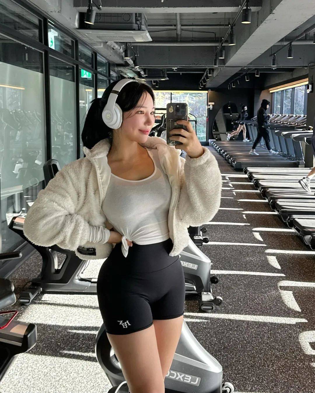 健身美图 - 只要你选择开始,脚下的路一定会引导你走向更好的自己