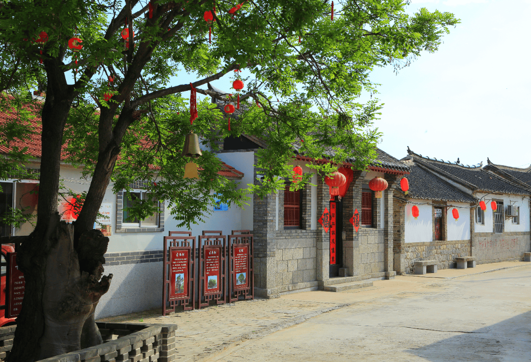 黄山馆镇信用课堂进村头环境整治干劲足