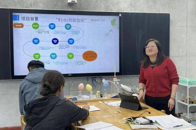 莲花初级中学的赵悦老师分别从不同的角度分享了听课的感悟和建议