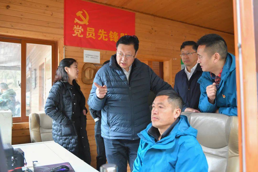 罗振华在九寨沟县调研旅游环境大整治大提升和地灾防治工作(图2)