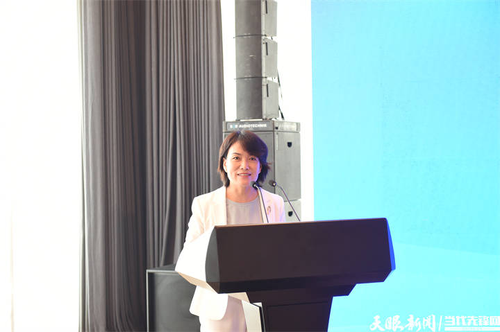 活动现场,黔西南州人民政府副州长沈爱红推介黔西南州旅游资源时表示