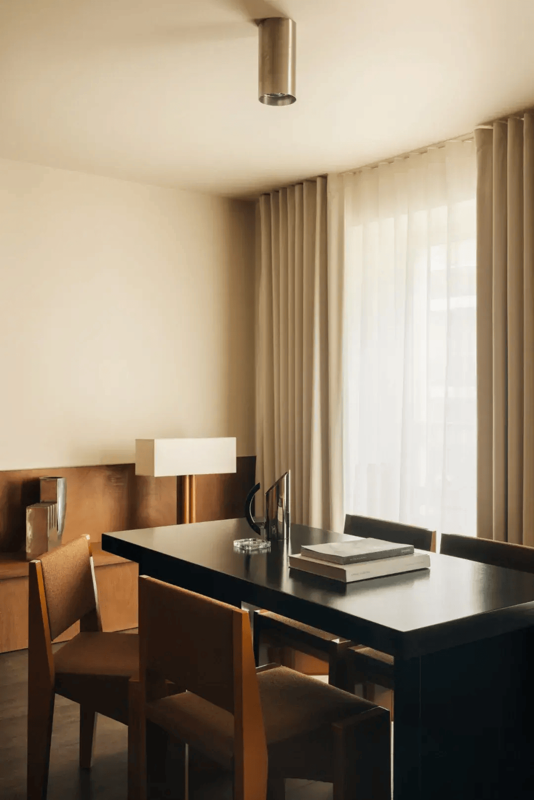 师伯纳德·杜博伊斯(bernard dubois),为巴黎布沙东酒店(bouchardon )