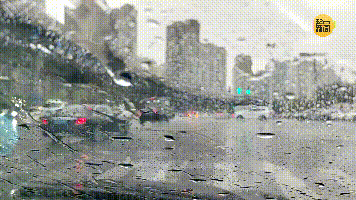 拍摄者:黄子豪拍摄者:杨灵琨↓↓西安雷电交加西安城区迎来强对流天气