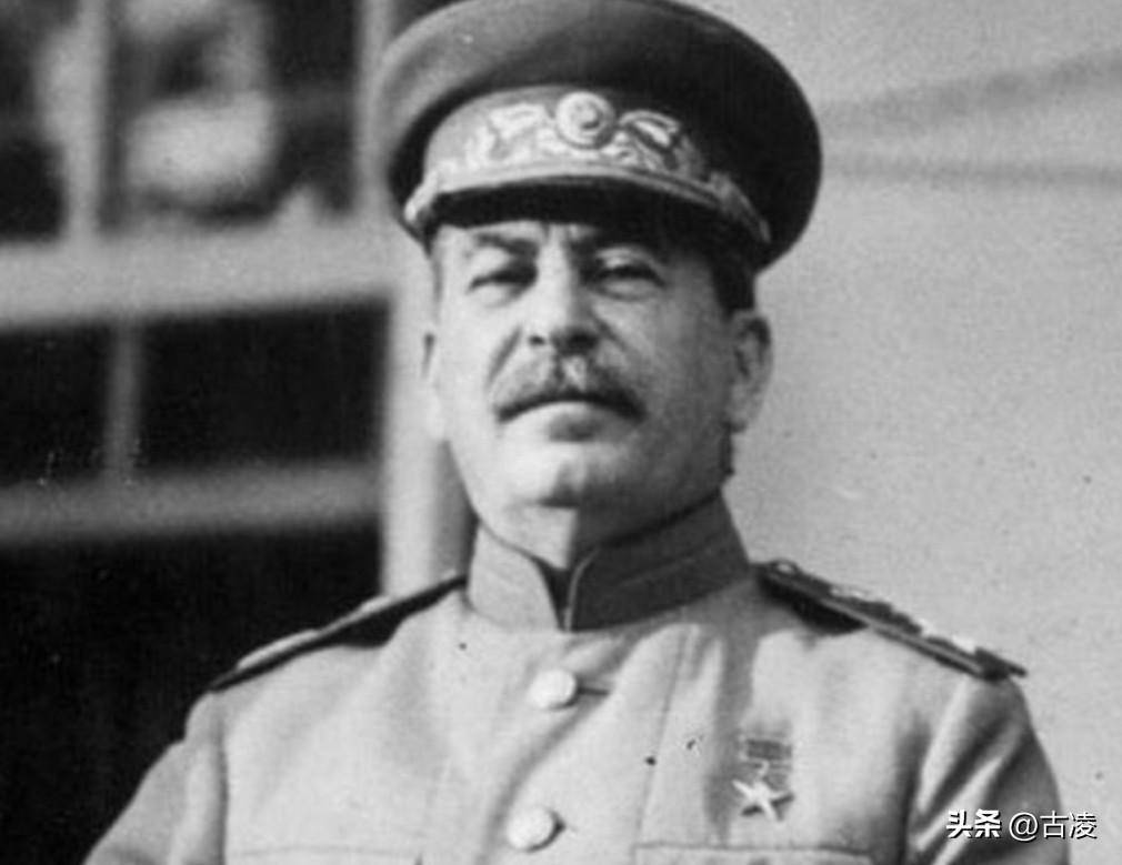 1941年朱可夫与斯大林吵架侍卫长怒扇其两耳光却救了他一命