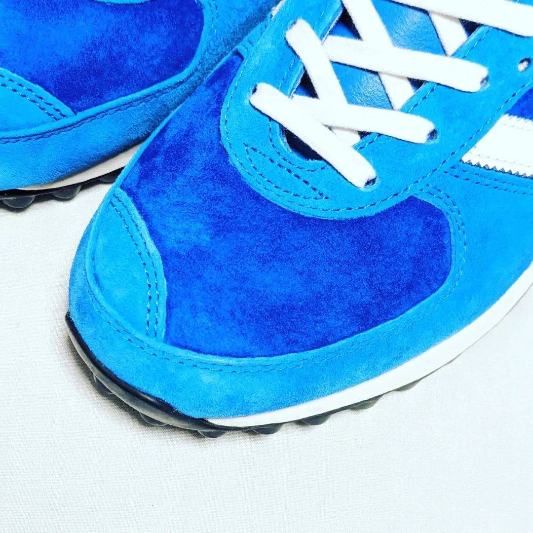 为什么蓝色球鞋更容易让人心动每周冷门球鞋大赏
