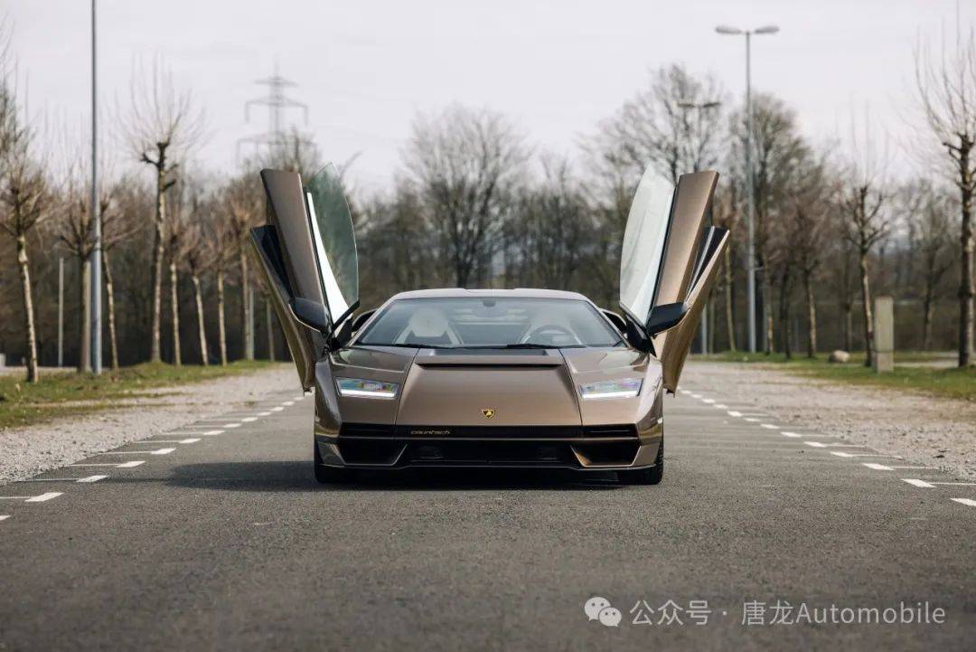 国际代拍【独树一帜的蛮牛之王】兰博基尼 countach lpi 800-4 即将