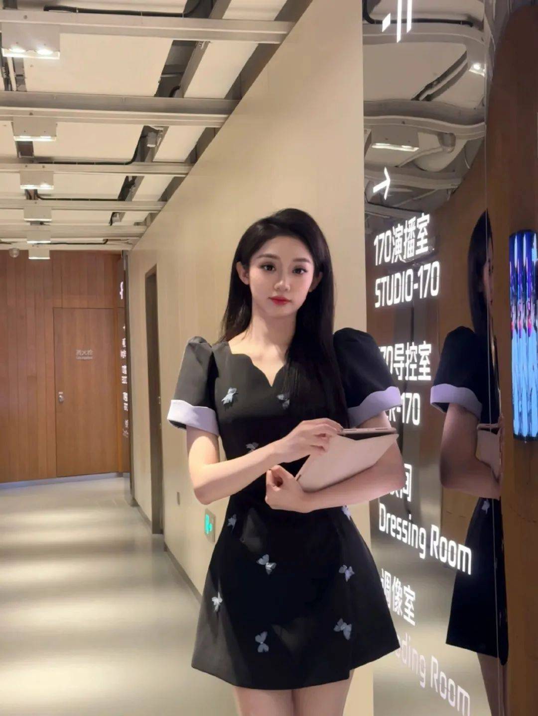 nba女主播这腿太长了