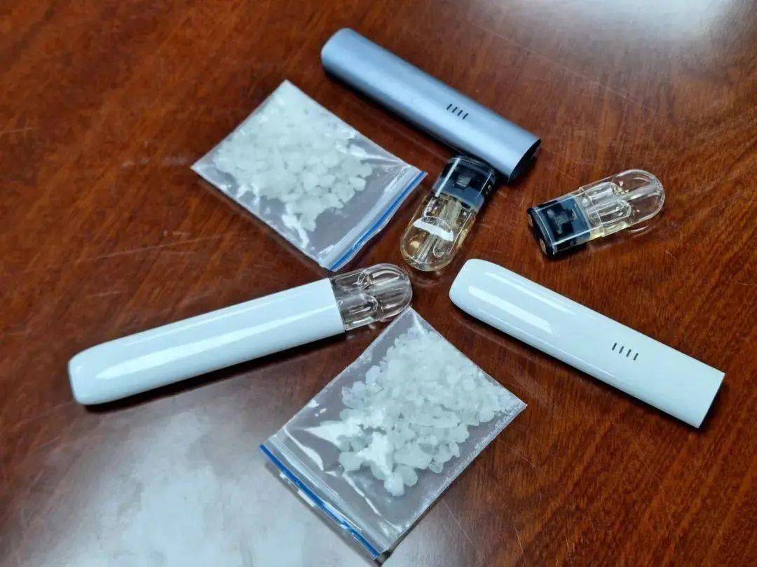 近日,湖南省耒阳市人民法院审结了一起男子因吸"上头电子烟"后头脑