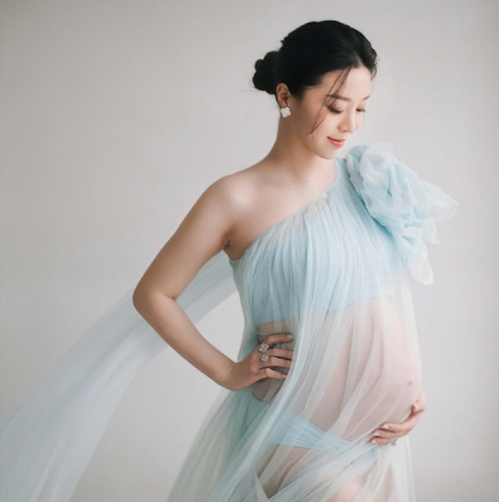 江钰琪怀孕九月临盆在即,发布孕肚照获赞最美孕妇