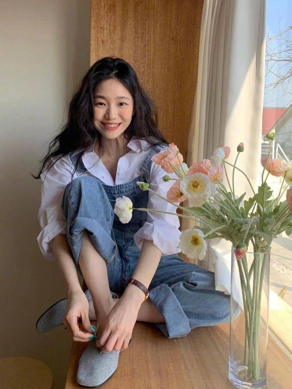 别再穿阔腿裤了时髦又百搭的初恋裤来了谁穿谁减龄