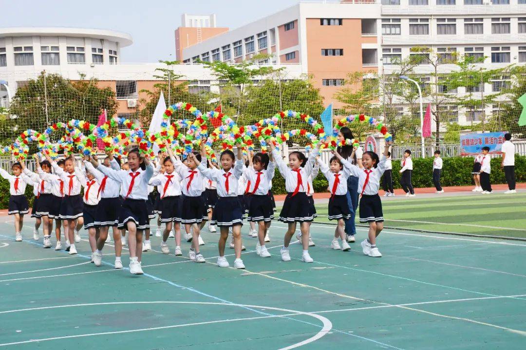 做雅健少年展活力金晖金晖小学举办第五届运动会