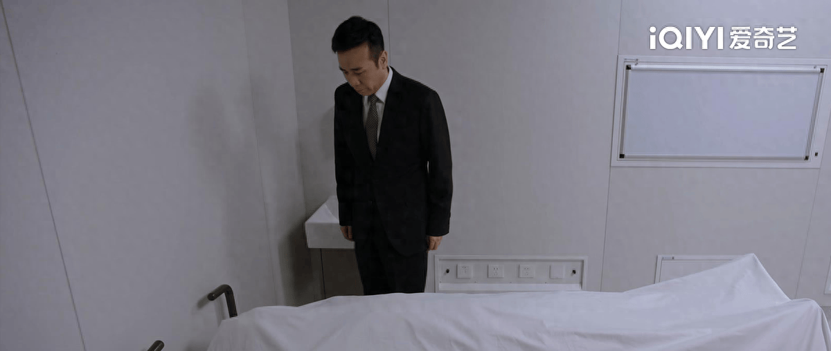 《城中之城》：直到苏见仁撞见赵辉周琳热吻，才知他是第二个戴行_谢致远_伯仁_金融