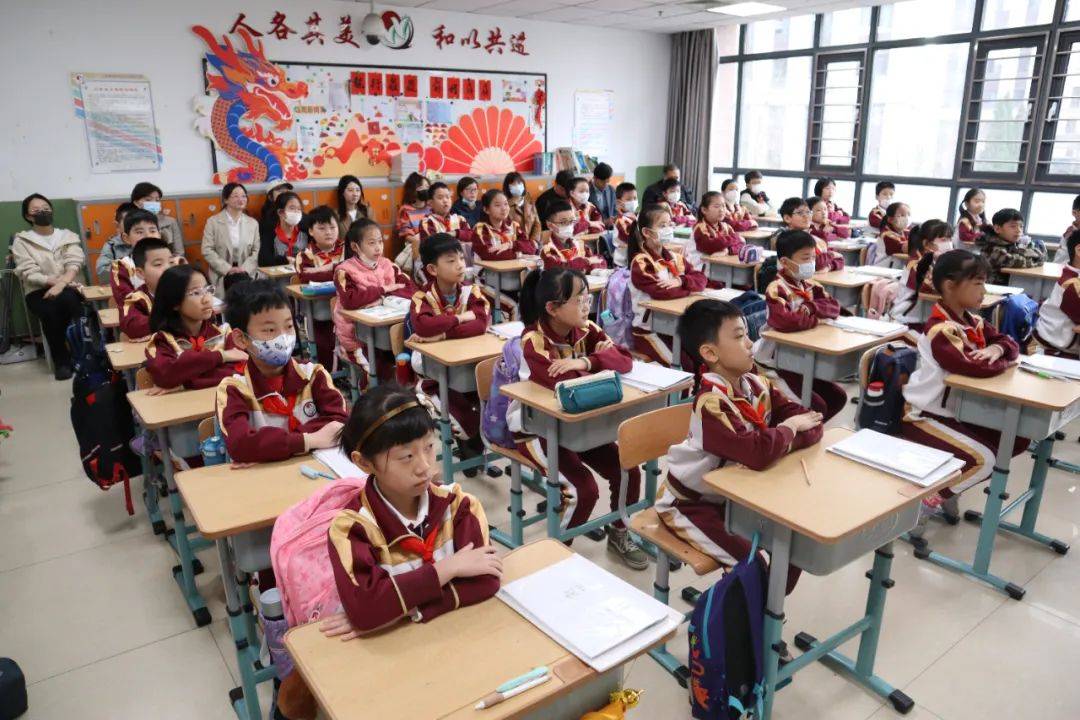 伴日相约育见美好记万全小学一年级四年级家长开放日活动