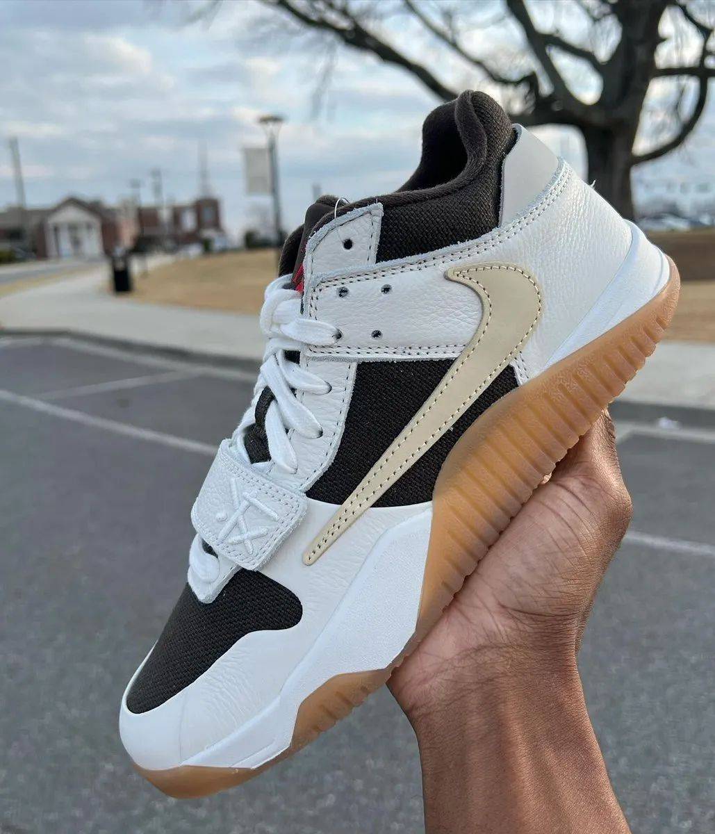 10w货量的travisscott新款倒钩这次会让nike翻车吗