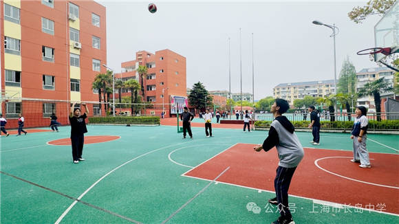 浦东长岛中学体验多彩校园逐梦扬帆起航校园开放日活动