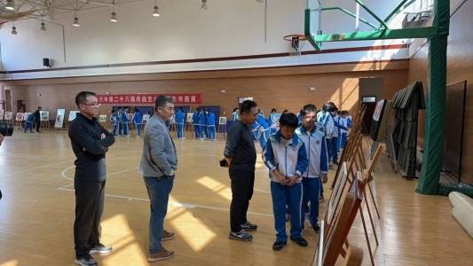 淄博市博山区第六中学校园书墨香师生画韵长